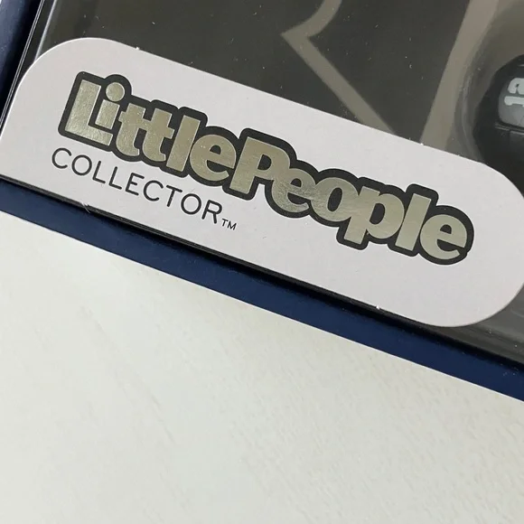 Fisher Price Seattle Seahawks “We Are 12” Little People Collector (NWT) - Picture 2 of 7